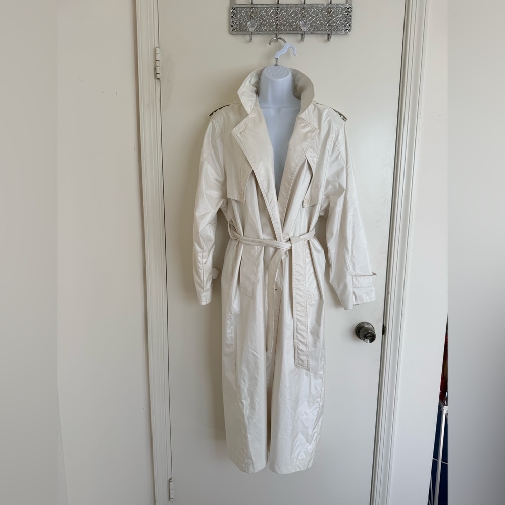 Chic Ivory Trench Coat - Picture 2 of 6